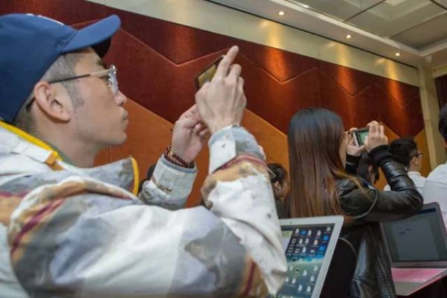 51爆料反差 爆料反差视觉对比强烈