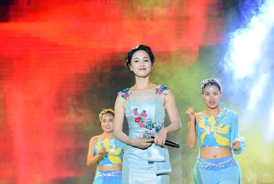 抖音女网红桃沢樱的背景资料