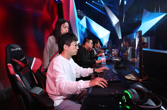 琴团长大战丘丘王在线观看