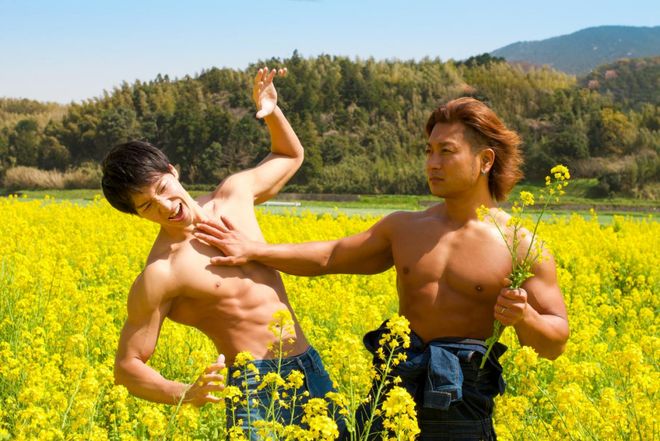 英 国 尤 物 +初 中