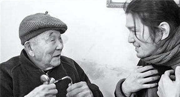 视频导航播放 导航切勿在驾驶时观看视频