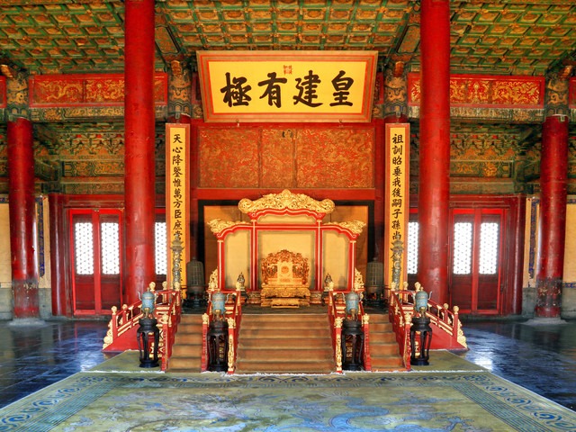 啄木鸟法国狱警