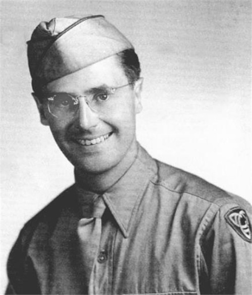 黑料吃瓜第一网站 而与同类“吃瓜”社区相比