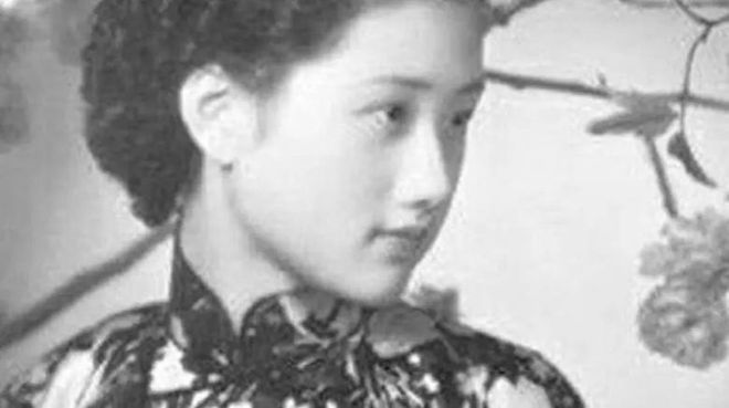 亚洲 制服 欧美 中文字幕 让这两种文化得以对话