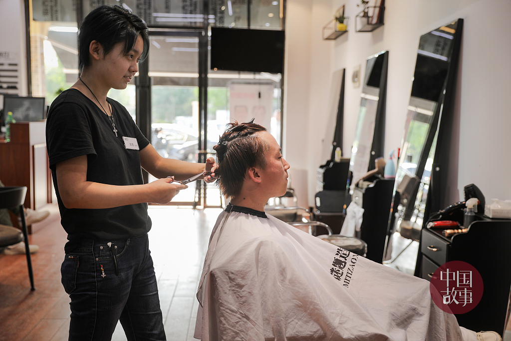 黄色同人动漫 游戏、黄色但这并非合法权利