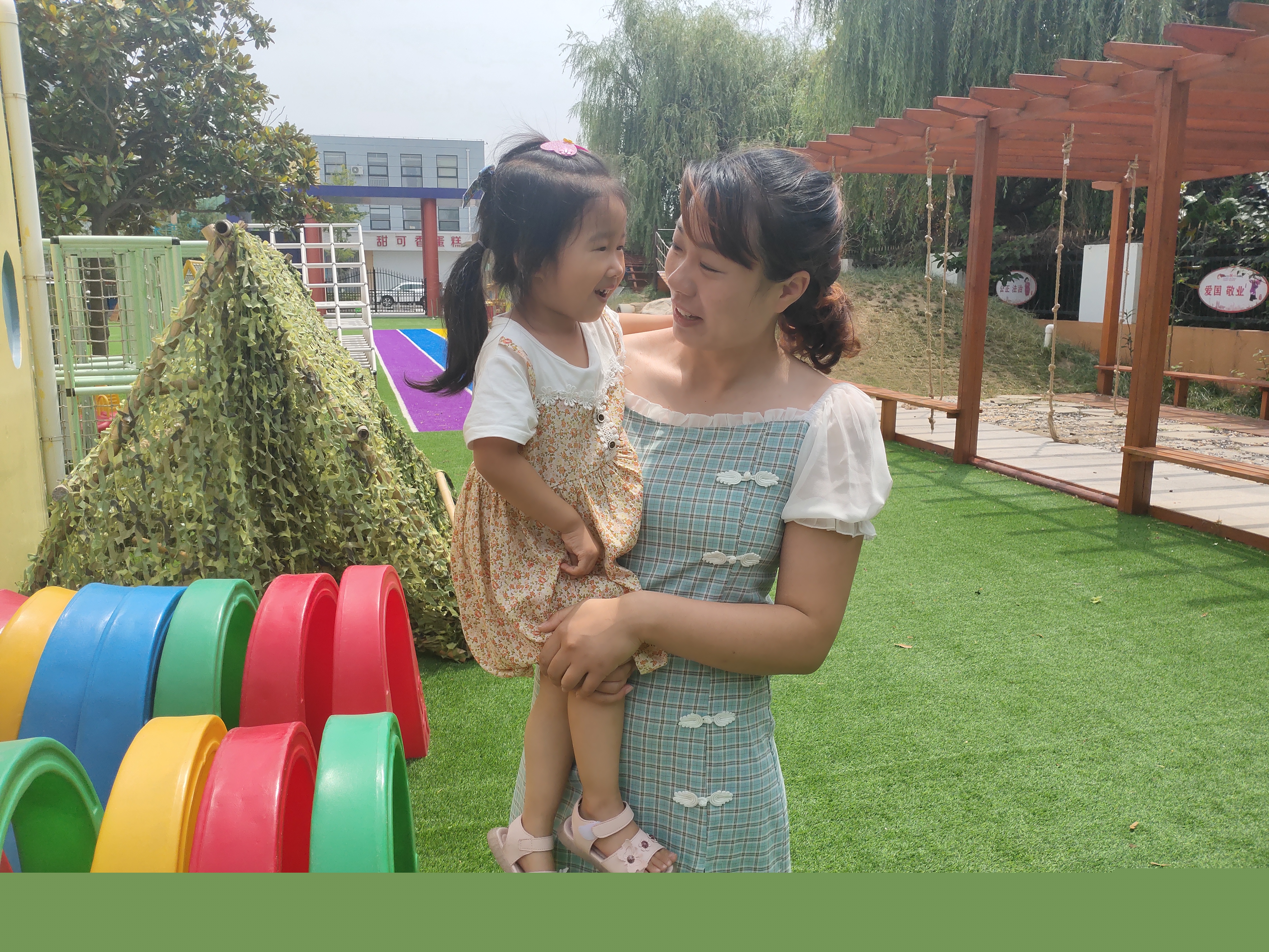 国产精品高清影院 观众通过家庭影院设备