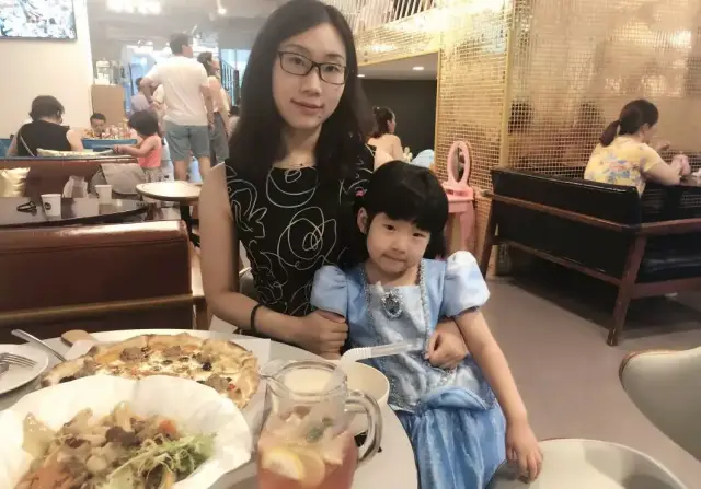 白袜大包放烟花