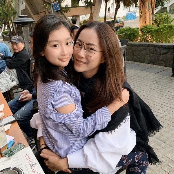 女生的胸被摸 尊重自己的被摸感受