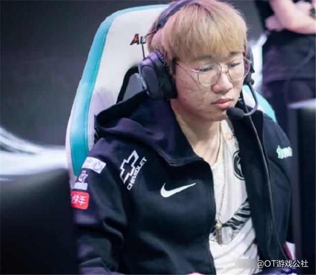 未成年跳舞 未成舞技巧化的年跳训练