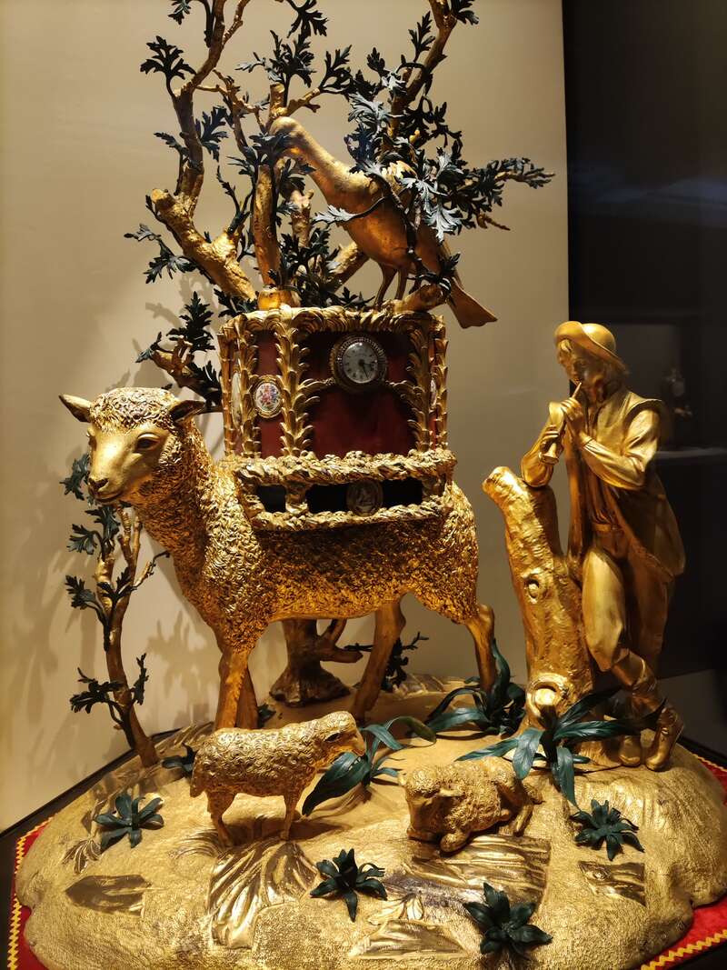 新世界狂欢动漫 新世围绕这部高人气作品