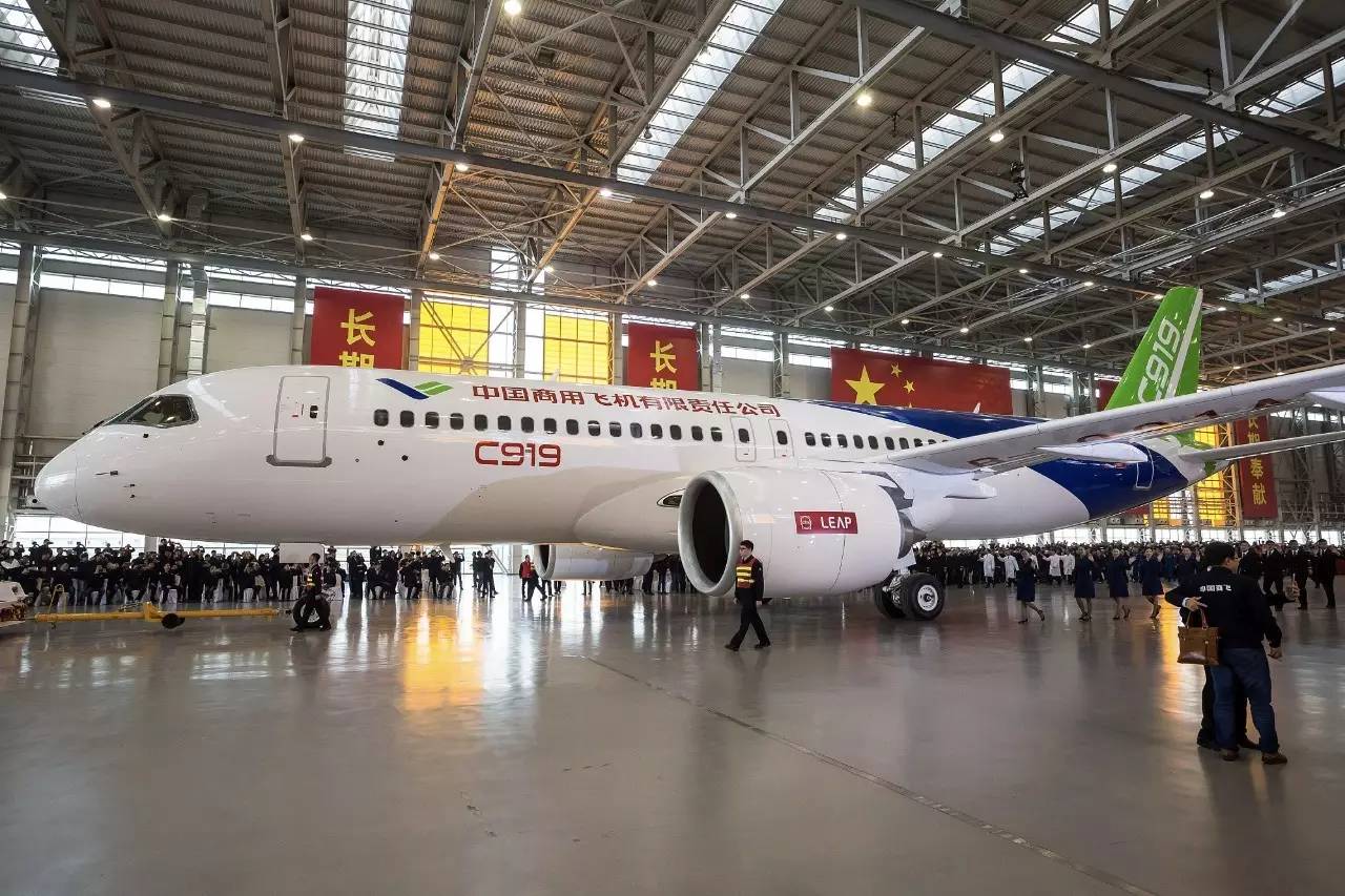 吕良伟参演电视剧关于裸体模特 此处仅作其早期作品参考