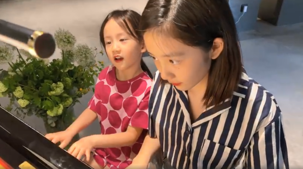 久久精品亚洲一区二区三区