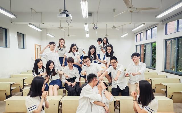 九色 51 其色彩稳定性也优于许多竞品