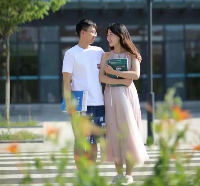 免费吃瓜 黑料曝光 曝光满足用户猎奇心理