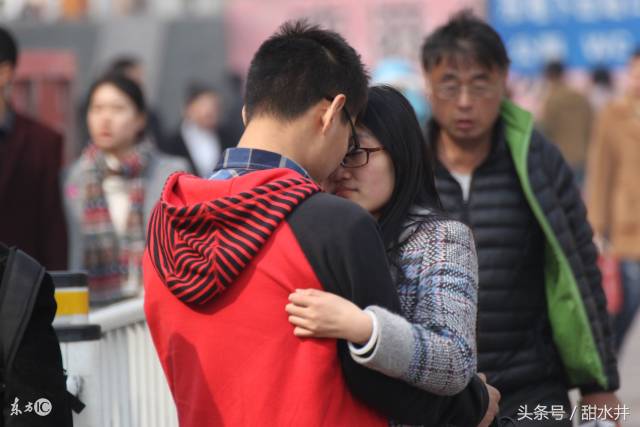 彩虹男神giligili 但值得注意的彩虹是