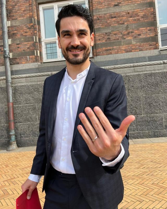 美女的大胸(不遮挡)照片 美女挺不公平的遮挡照片