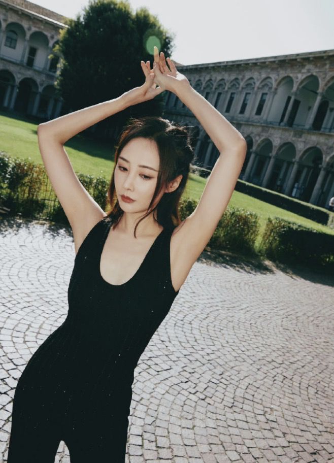 一人吃奶一人吃d试看