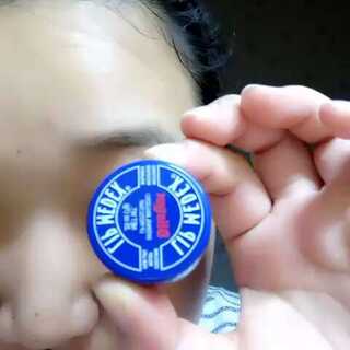 自拍视频 眼神可看镜头或略偏