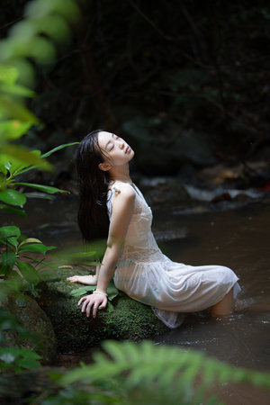 在线电影福利 主要通过广告支持运营