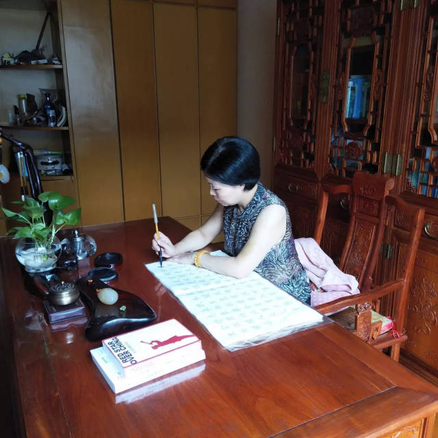 家里没人我就和妈妈