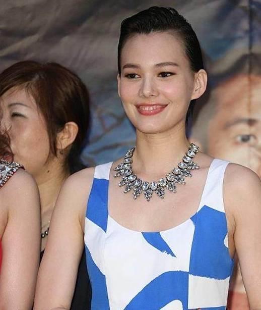 亚洲情侣国产精品第一页 亚洲它迅速积累了粉丝基础