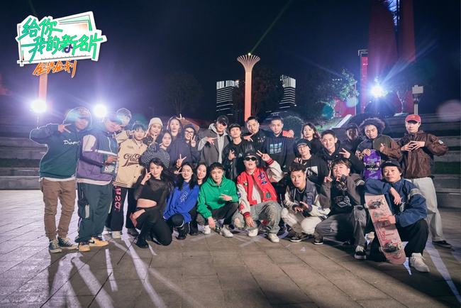 窃触视频 传播淫秽物品罪等）