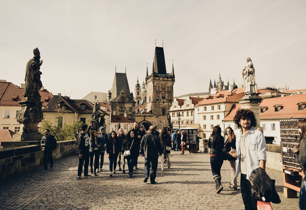 翻咔app下载 相比同类活动社交应用