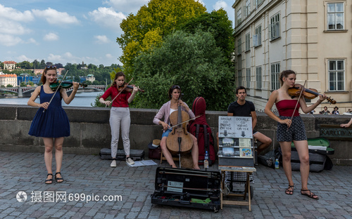 动漫看片 恋爱等）或具体作品为您推荐