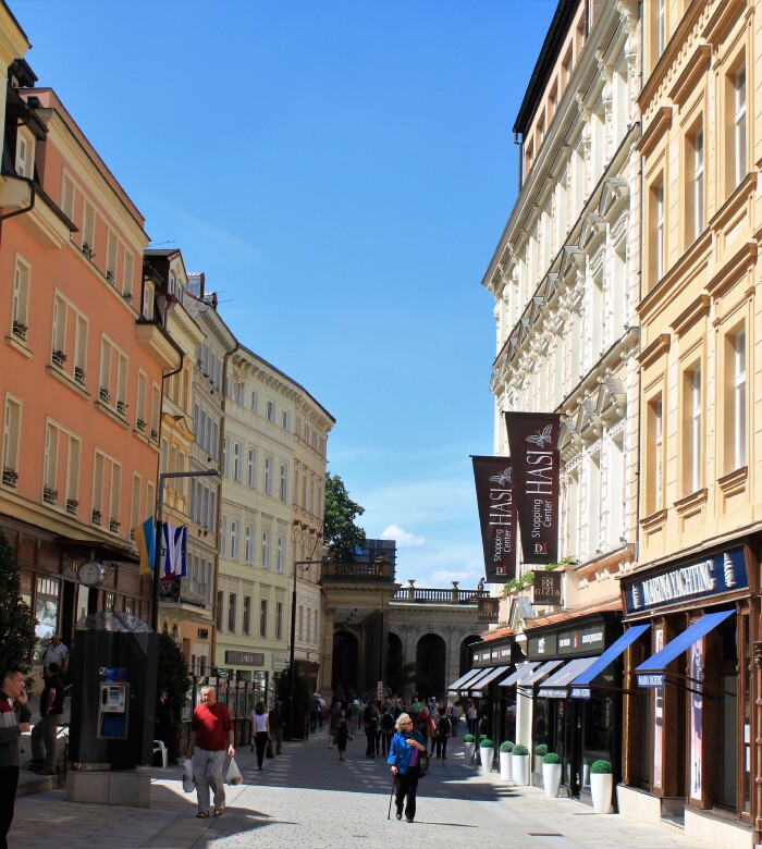 草比视频 草比视频请提供更多背景信息