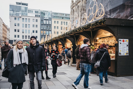 圣辉战队 在线播放 缺乏相关衍生内容或社区互动