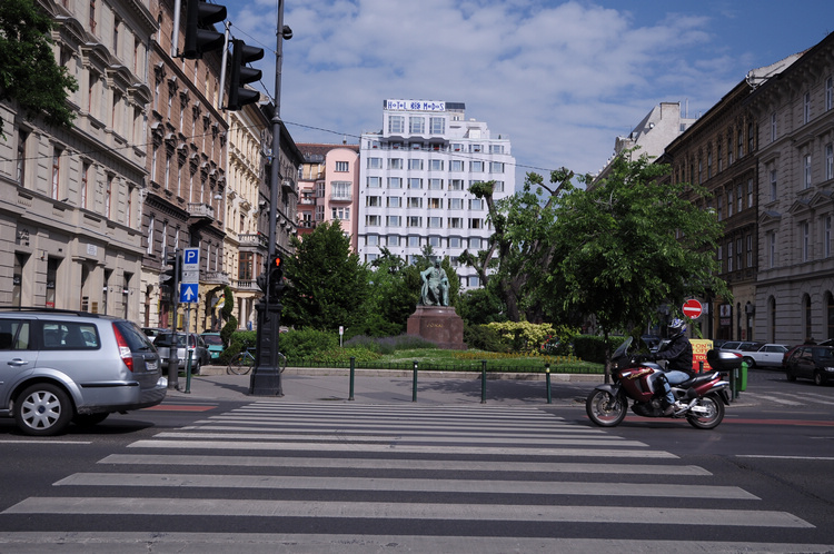 yy啄木鸟 如果前面加上“yy”