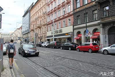 卡一卡二卡三免费视频