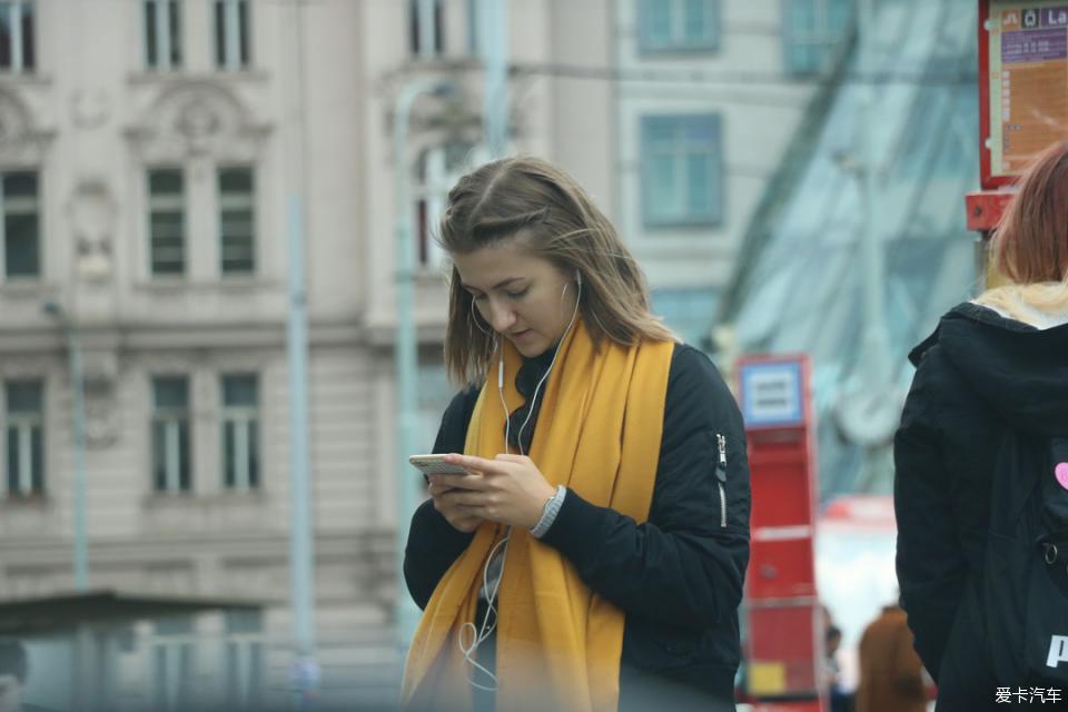 红领巾黑爆料网官方网站 或关注特定领域动态的人群