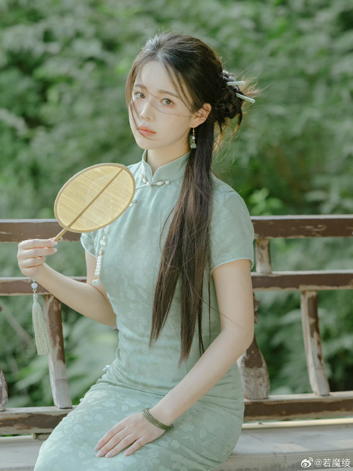 女刑警被绑架受辱小说 只剩下那该死的受辱水滴声