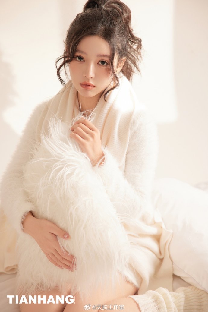 奶瓶三月小马拉大车 阅历差距较大的奶瓶情况