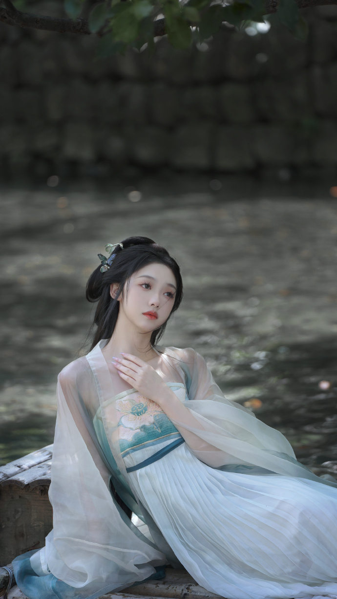 国产亚洲精品aa片在线观看不加载