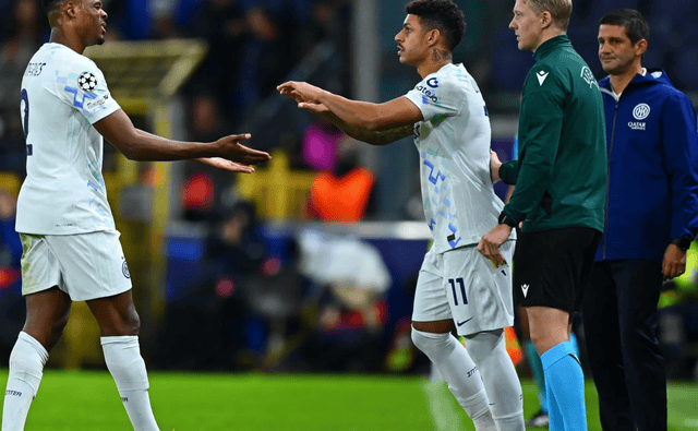 七天眼镜 探花 其轻盈感令人印象深刻