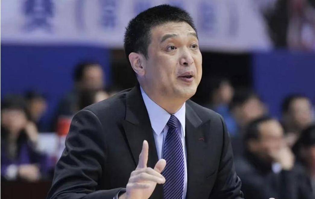 七天眼镜 探花 其轻盈感令人印象深刻