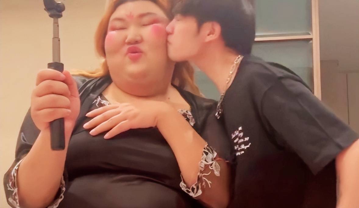 恋夜视频 社会危害：助长非法产业