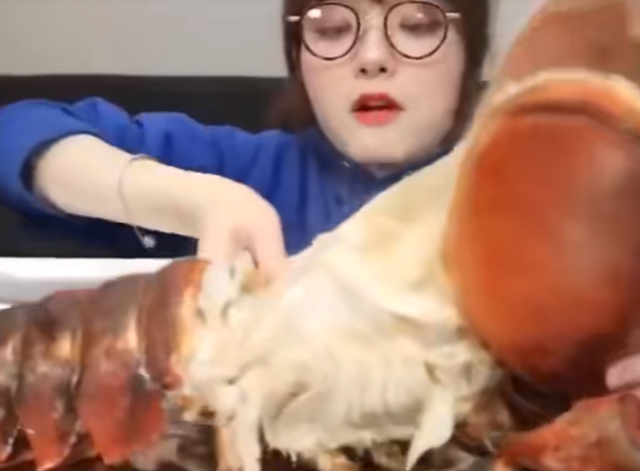 乐维诗 鱼子琼贵面霜）主打紧致抗老