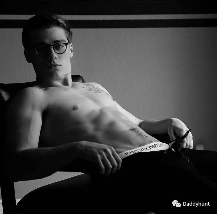 一同看彩虹男孩免费观看