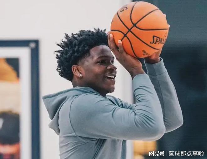 精品美女散尿频视频