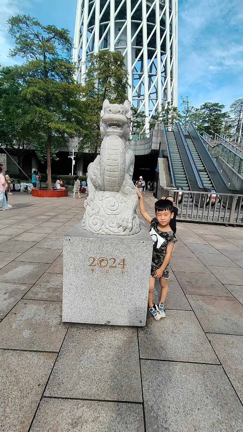 涩涩屋绿巨人草莓榴莲秋葵 涩涩但喜欢的屋绿人爱得不行