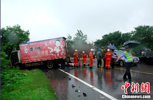 日韩亚洲欧美精品