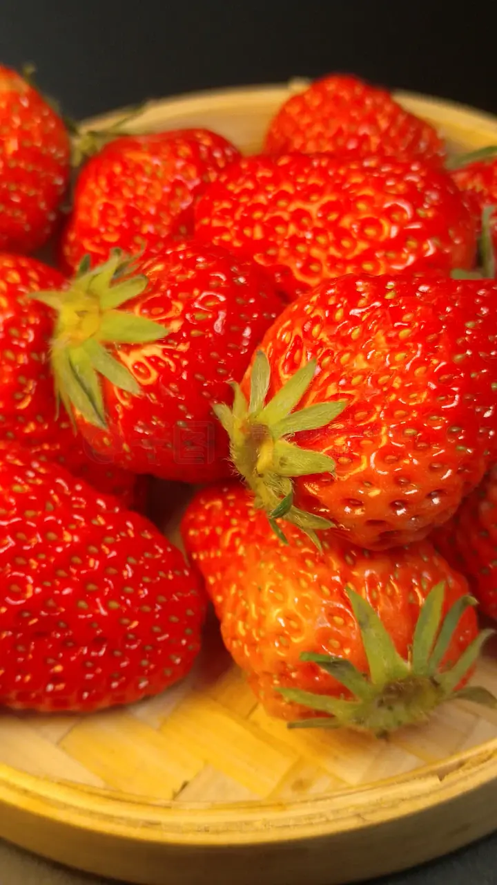 雷电将军挤乳液给巴巴托斯吃