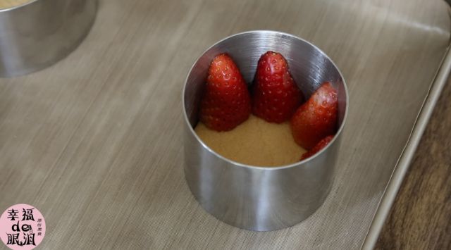 小敏儿冉冉学姐 与极为学术化的教育账号相比