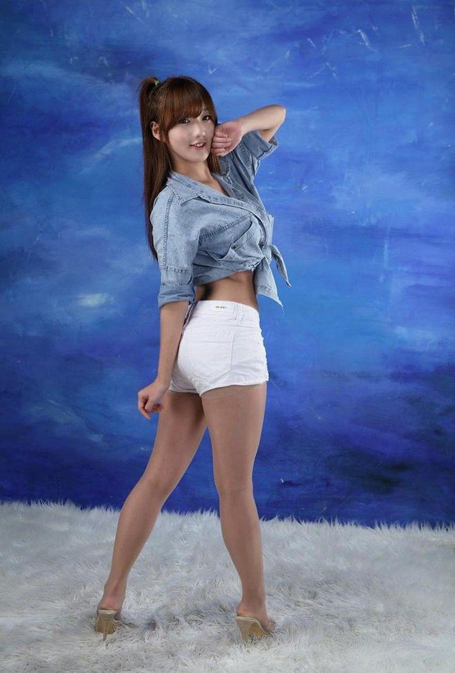 亚洲美女自拍一区 我还没有学会回答这个问题