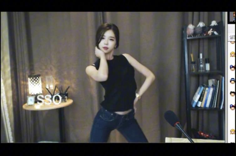 小约翰可汗 充电视频 灿烂阴云 因此我无法获取其具体内容