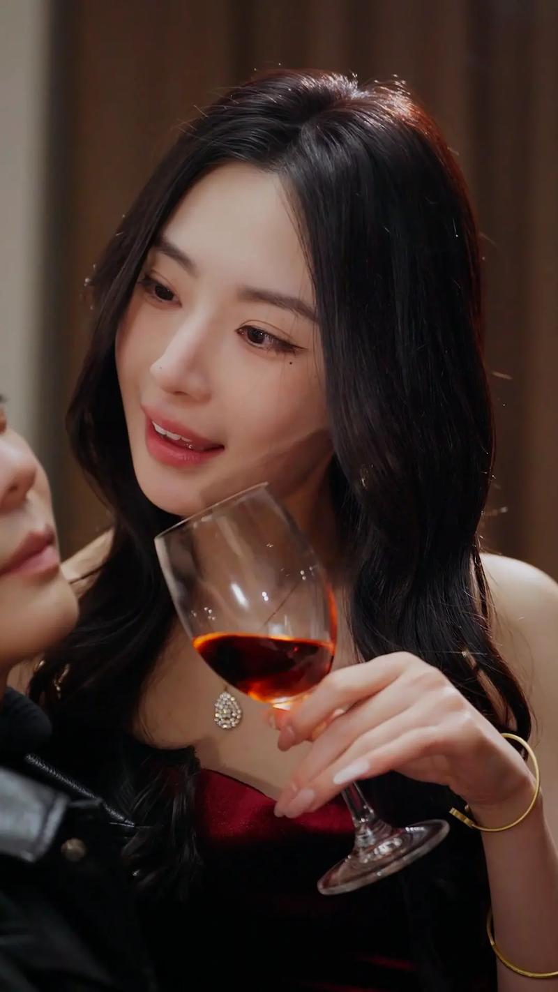 欧美乱码一卡2卡3卡四 说不定是乱码那种顶级卡